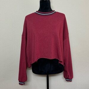 American Eagle top women medium fleece oversized crewneck cropped pullover red
